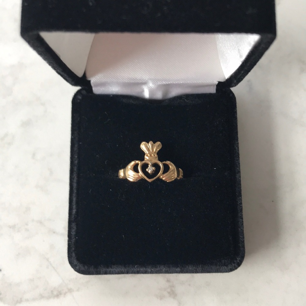 Gold Claddagh Ring with Diamond-sequel Center